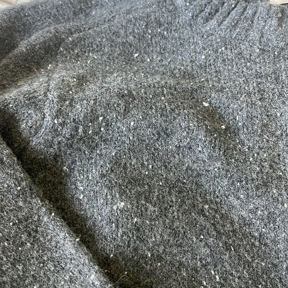 Universal thread sweater - Picture 3 of 3